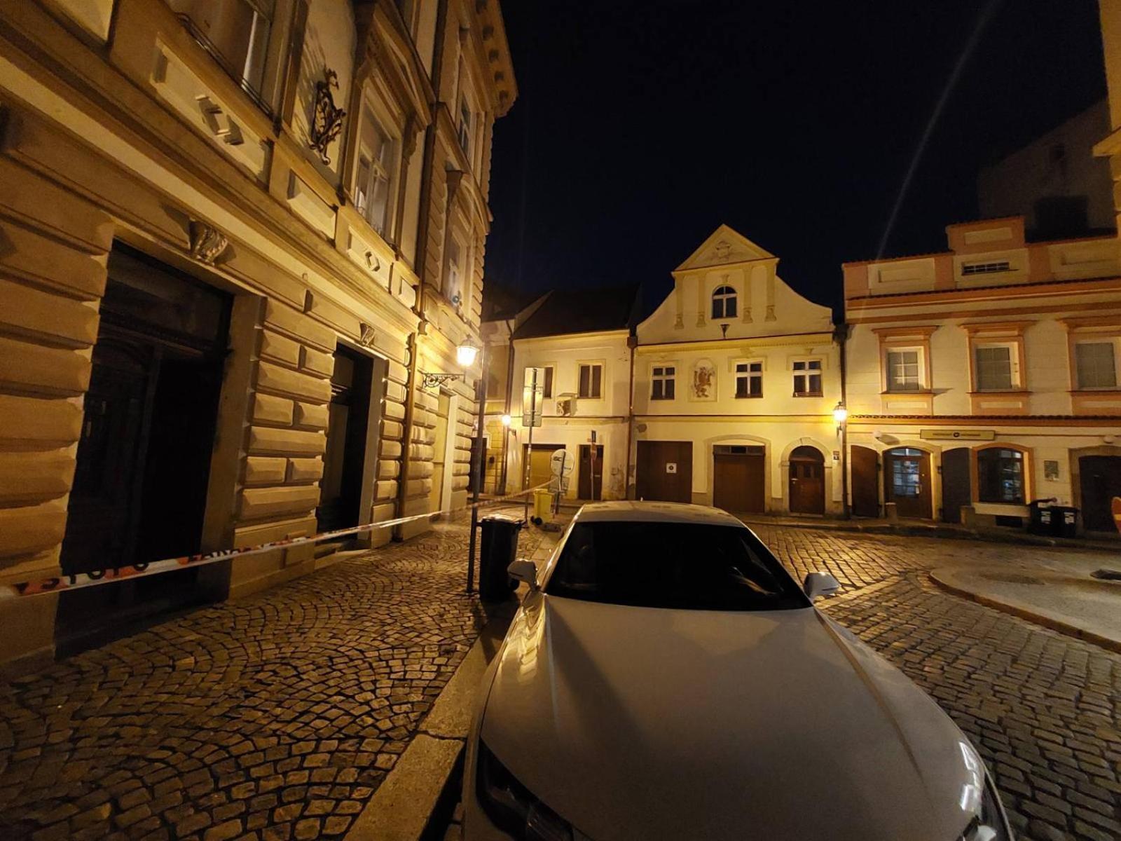 Prostorny Byt V Centru 3 Kk 80 M2 Hradec Králové Esterno foto