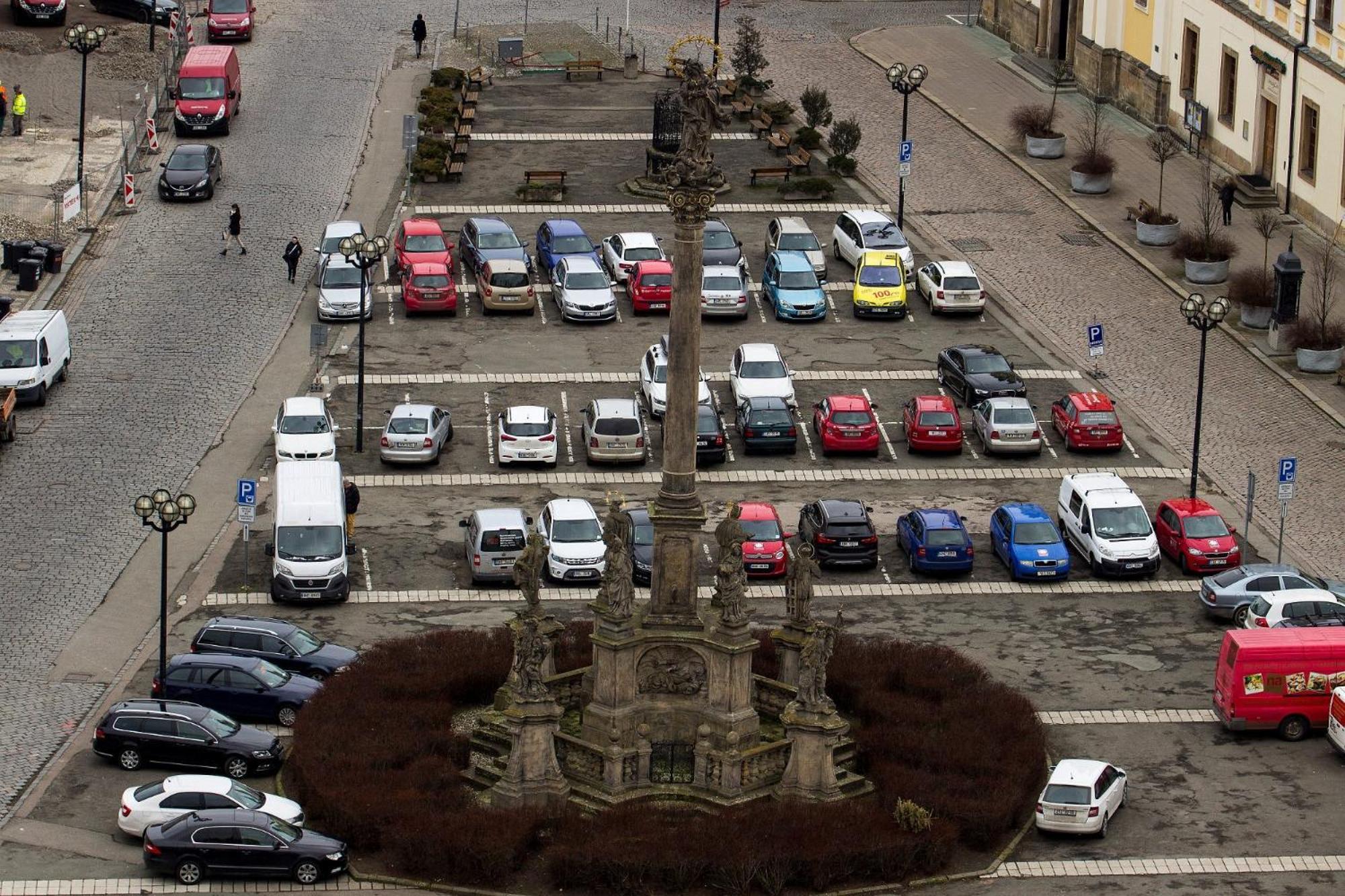 Prostorny Byt V Centru 3 Kk 80 M2 Hradec Králové Esterno foto